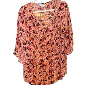 Liz Claiborne Woman Patterned V Neck Top